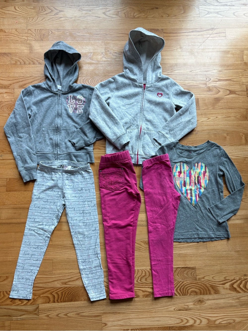 Girls Size 5 XS 4/5 Clothing Lot Clothes Bundle Leggings Heart Sweatshirts Gray